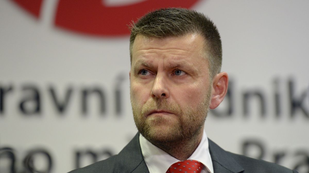 Pražská magistrátní opozice žádá hlavu Hřiba, Scheinherra i ředitele DPP Witowského